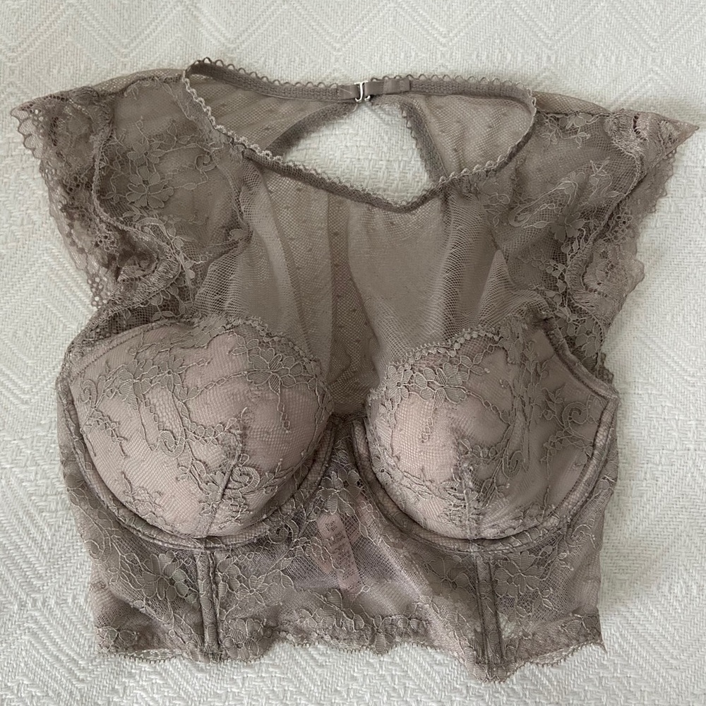 NWT Victoria’s Secret high neck lace bra
